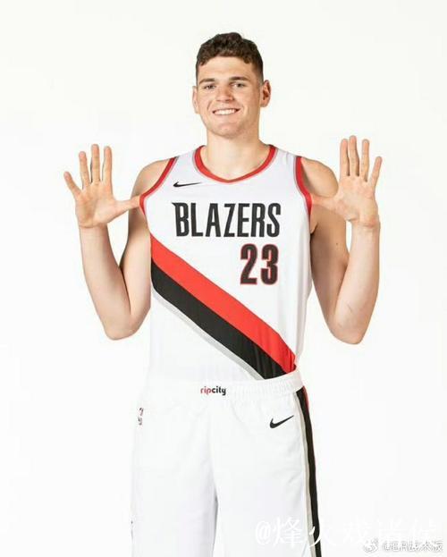 科尔：我们并非身材高大的球队，现有配置足够应对问题